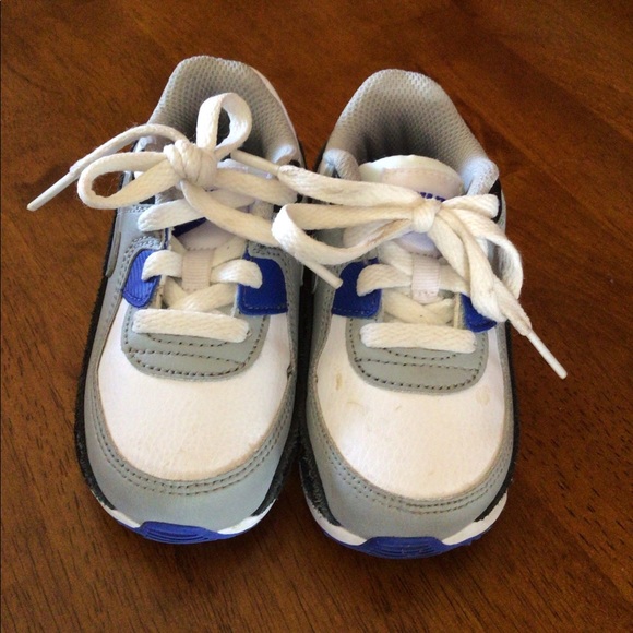 Size 6.0 shoes 40 each or 150 for all. - Picture 2 of 11